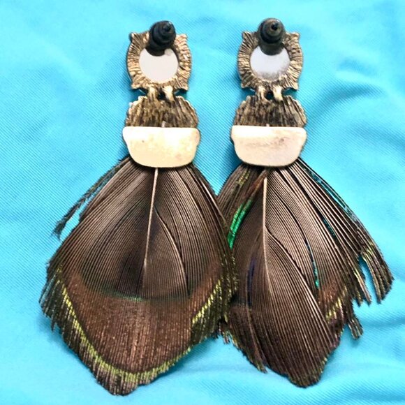 NWT ALEXANDRA'S ACCENTS Rhinestone Jewel Post Peacock Feather Dangle Earrings - Picture 4 of 4